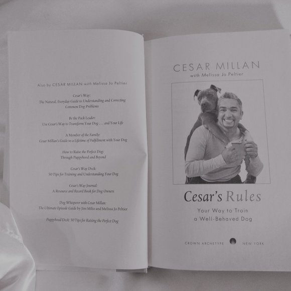 Cesar Mallan Dog Book - Hard Cover - Picture 1 of 10